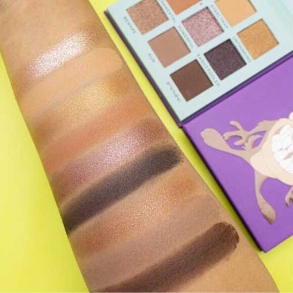 Revolution Beauty X Looney Tunes Taz Eyeshadow Palette - Picture 4 of 9